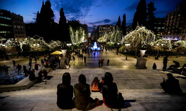 Καιρός: «Άνοιξη» την Κυριακή – Χειμώνας τα Χριστούγεννα